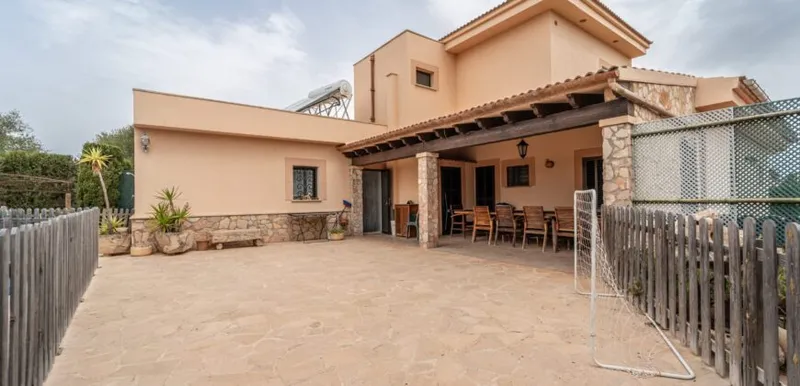 Independent chalet with sea views in Portocolom: 490 m² and pool — photo 7