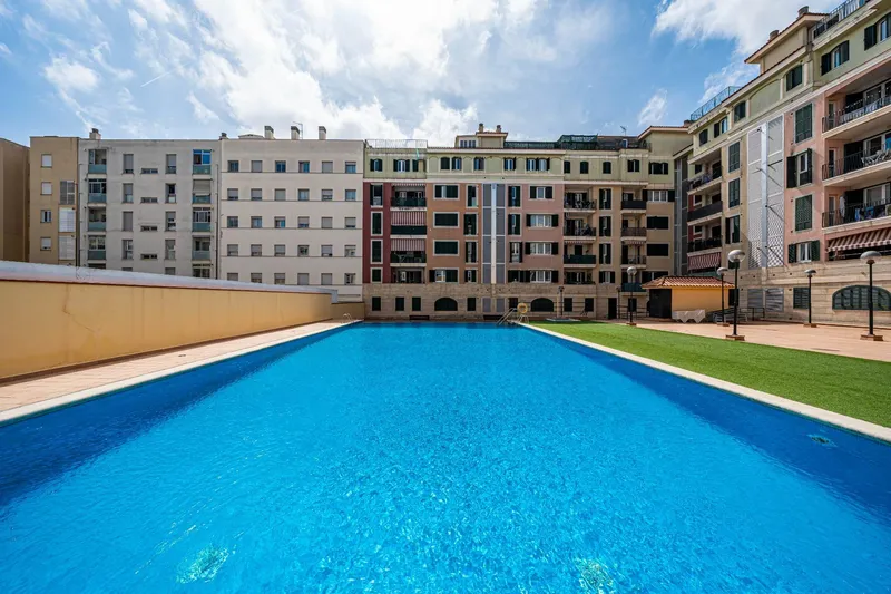 Four-bedroom flat with balcony and communal pool in Son Fuster Nou, Palma — photo 1
