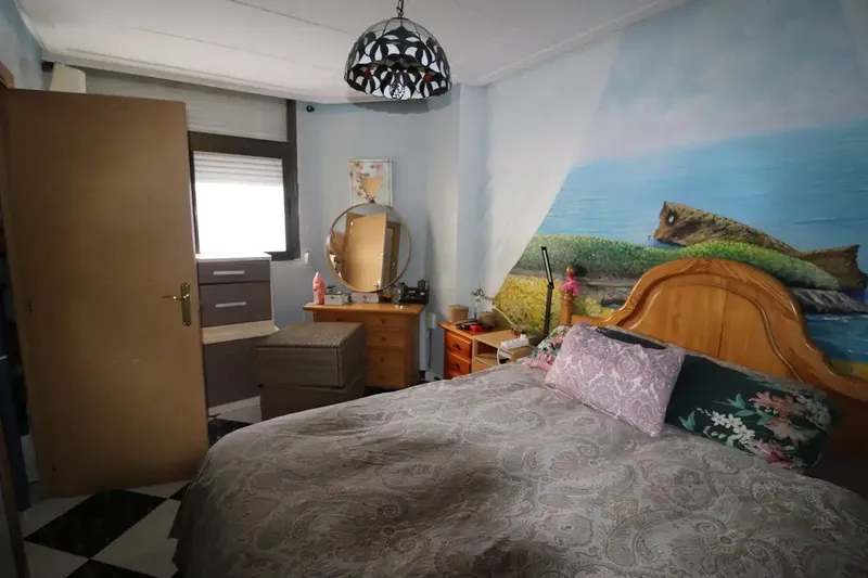 Grandiose penthouse with open ceiling, corner unit, lots of light in excellent quiet residential area and in good condition, this property is — photo 8