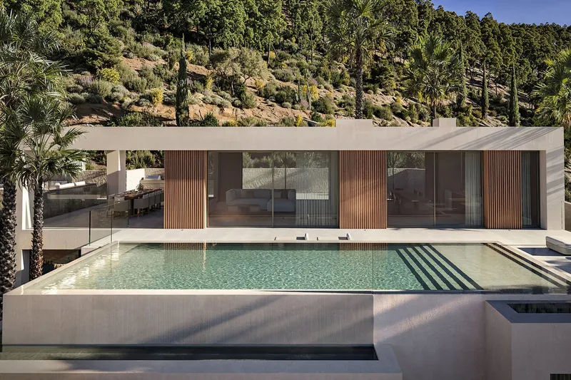Sea-view designer villa with top equipment — photo 3