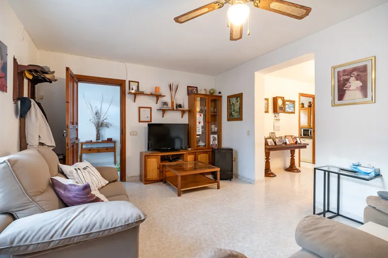 Charming Semi-Detached Home on Corner Plot in Son Espanyolet — photo 3