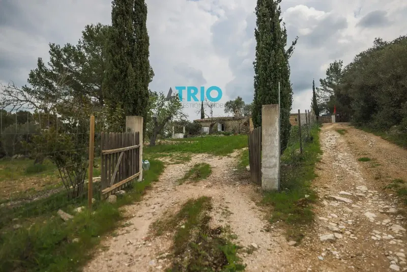 Discover the charm of rural life in Montuïri! We present this rustic finca to renovate, a peaceful refuge with a strategic location near the town center. — photo 3