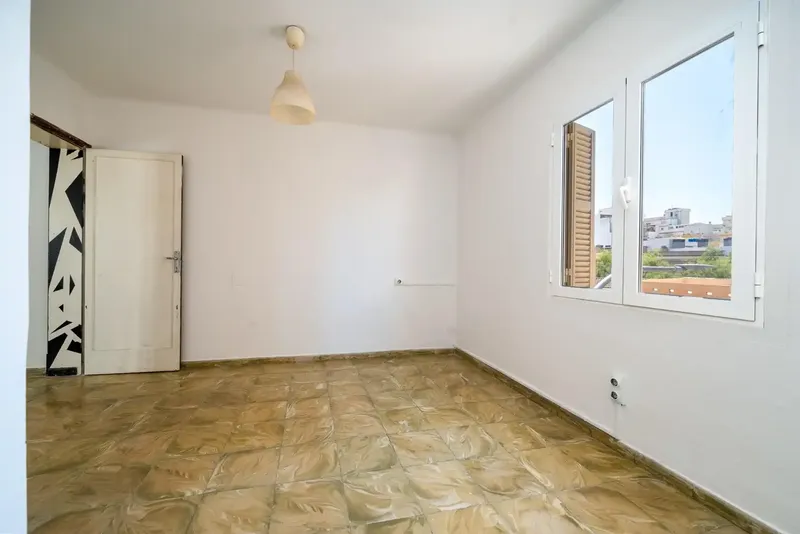 Piso en venta en Carrer Pilar Montaner — photo 7
