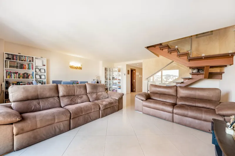 Penthouse in Manacor with terraces and communal pool — photo 4