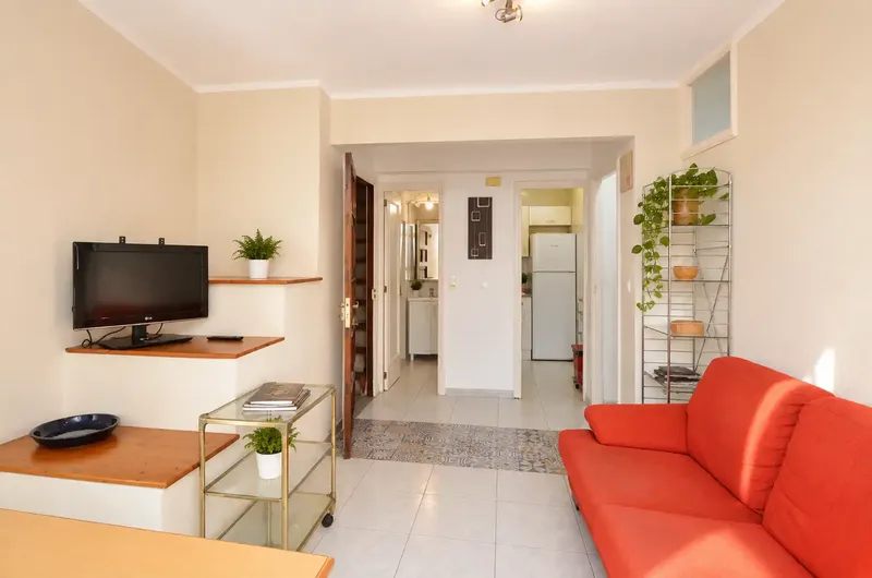 Este encantador ático dúplex con terraza privada se encuentra en una de las zonas más codiciadas de Palma de Mallorca: Portixol, en segunda  — photo 5