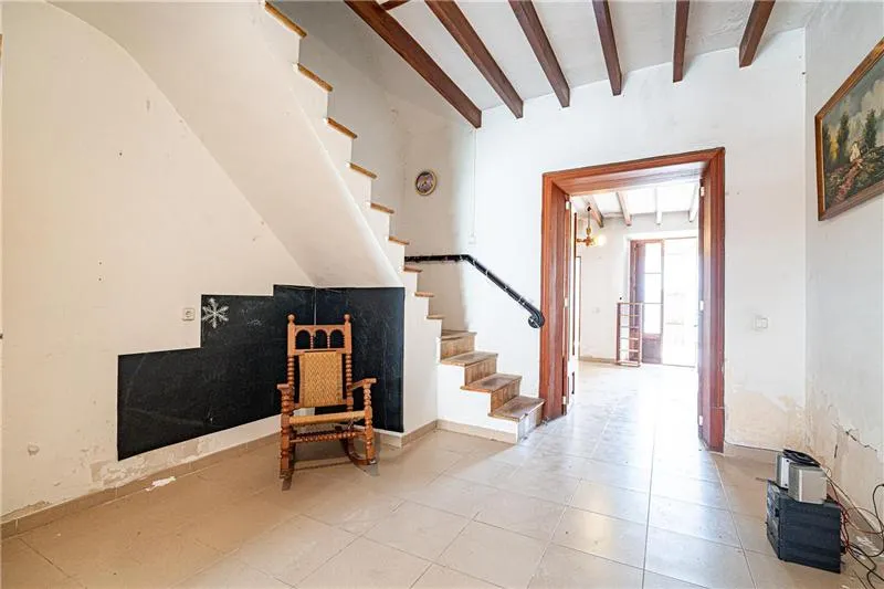 A 526 m² stately home on a plot of approximately 575 m² in the historic centre of Llucmajor — photo 3