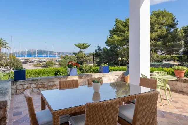 Semi-detached villa for sale overlooking the marina Bonaire, North Mallorca — photo 6