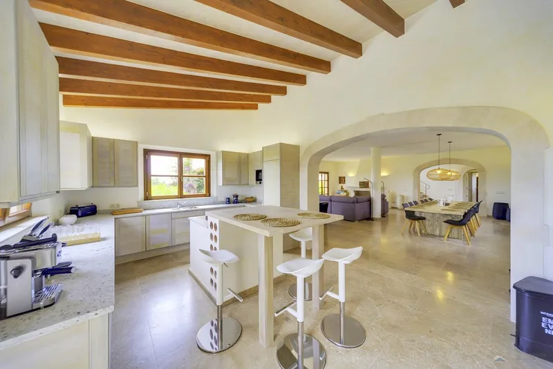 Magnificent property with large guest house on a hillside with fantastic views — photo 6