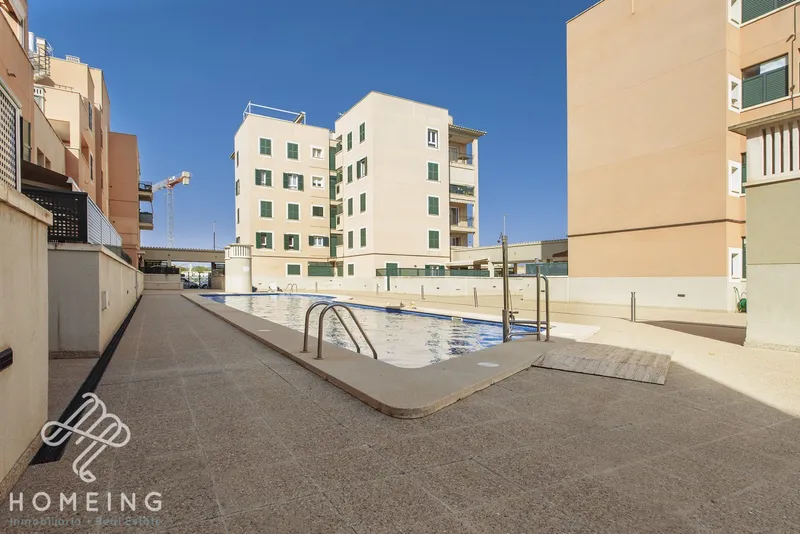 Penthouse with large terrace, elevator, communal pool and parking with storage room. — photo 5