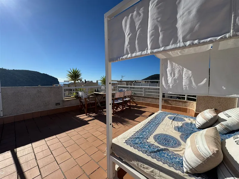 Penthouse apartment with roof terrace and sea view — photo 11
