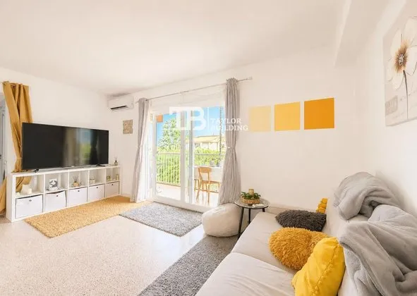 Flat / apartment in Calle Astor, Son Ferrer, Calvià — photo 1