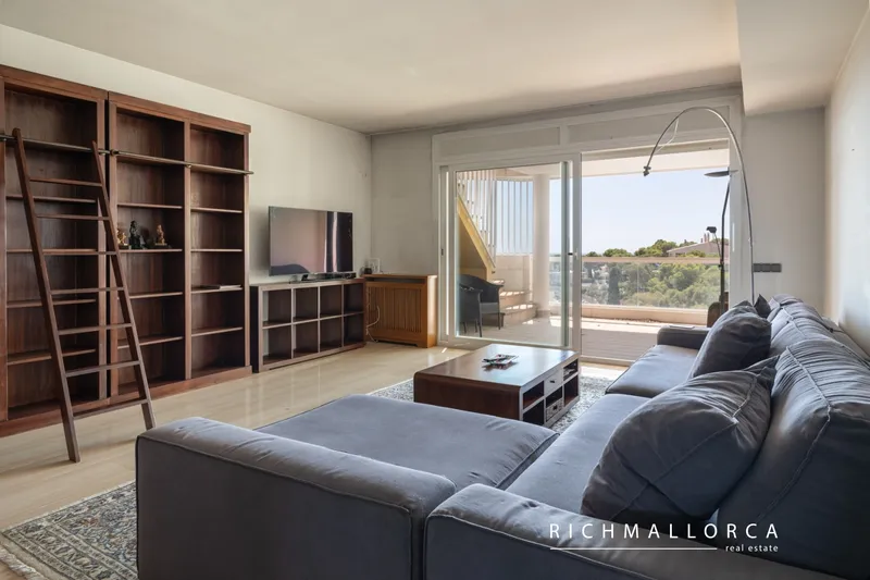 Penthouse with panoramic rooftop terrace and sea views in Illetas — photo 2
