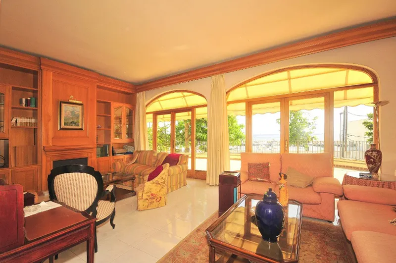 Opportunity! Complete house in Cala Nova to reform, first line, 11 bedrooms, garage, views — photo 3
