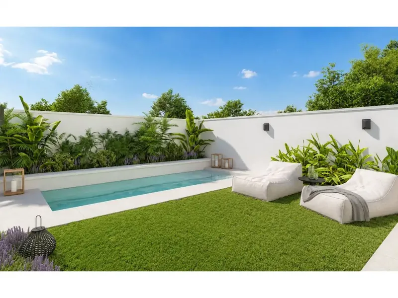 Brand new home with pool — photo 2