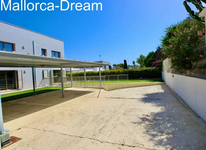 Sa Coma: Dream chalet near the beach with pool, underground garage, 8 bedrooms and 4 bathrooms — photo 10