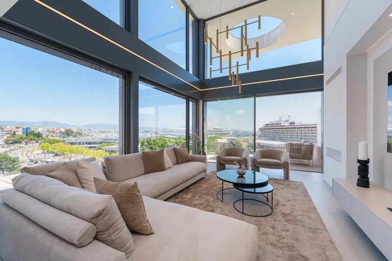 Exclusive penthouse with terrace and sea views in Palma — photo 2