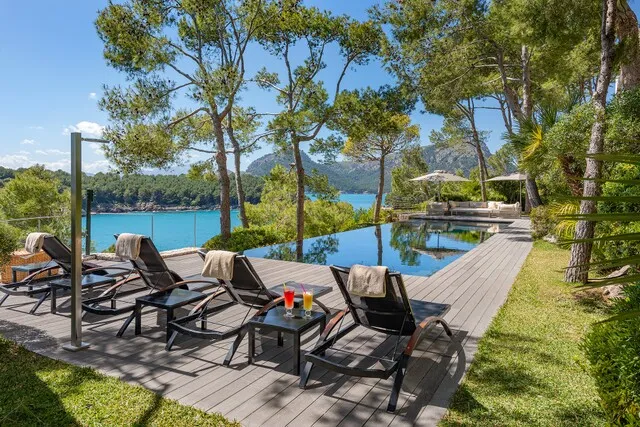 Grand seafront estate with panoramic views for sale in Formentor, north Mallorca — photo 1