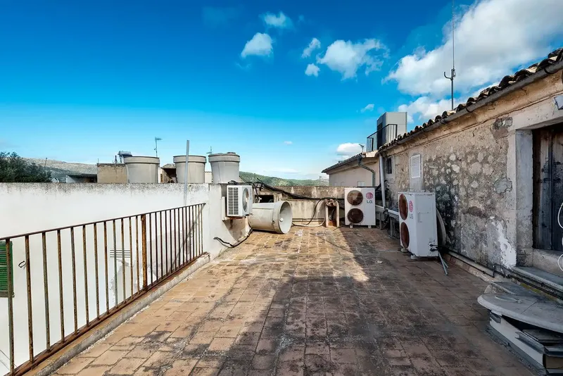🌟 Are you looking for a unique, spacious place with character? This spectacular 277 m2 duplex in Campanet is much more than a property, it is — photo 12