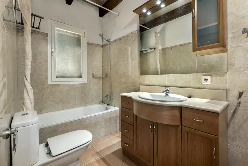 We present a unique opportunity to acquire a detached house located in the Son Ferriol neighborhood. This home, built in — photo 12