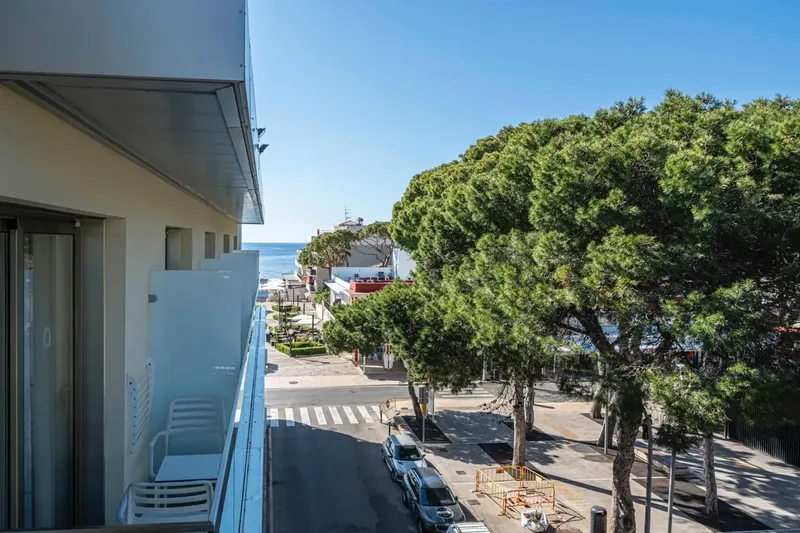 This property in Cala Ratjada, managed by Gestpropiedad, a leading real estate agency in Mallorca, stands out for its spaciousness and natural light — photo 4