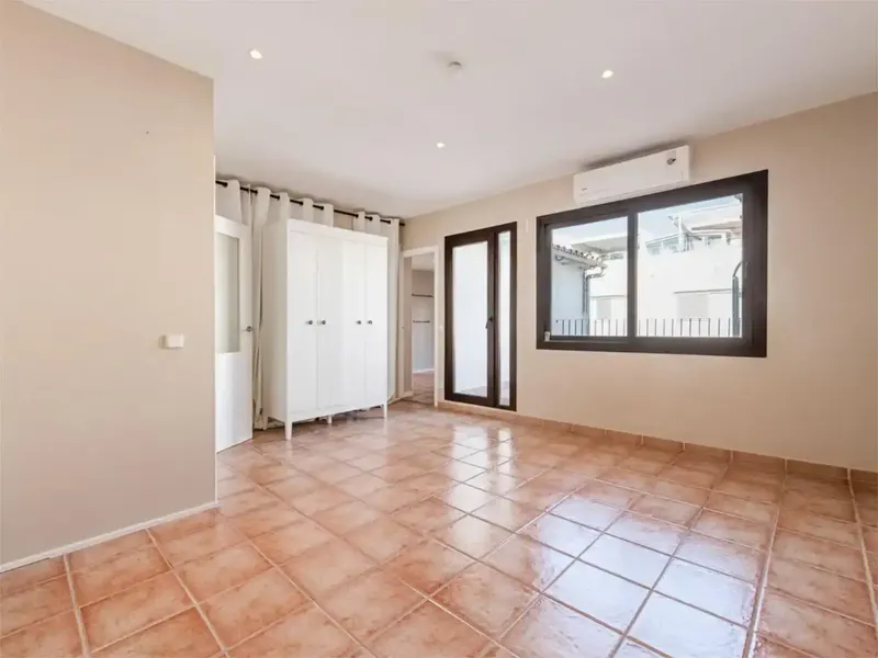Ideal opportunity to acquire a large terraced house in the popular area of Portixol. — photo 8