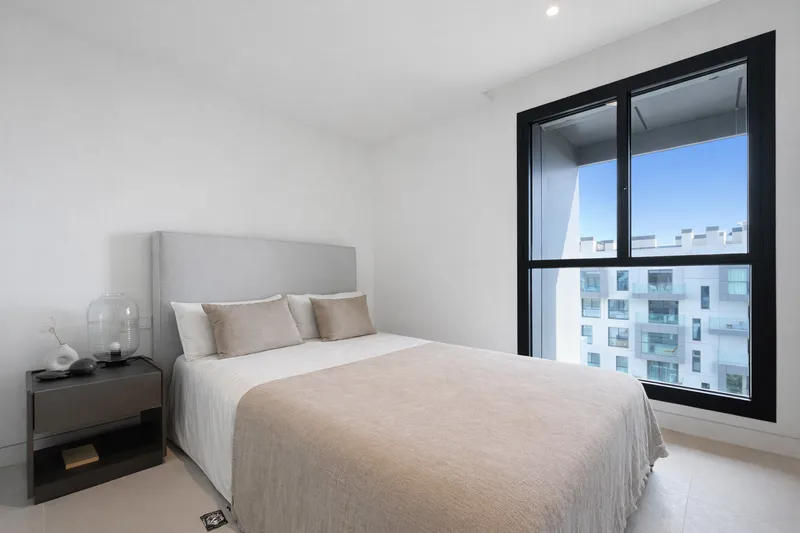 Modern penthouse with private rooftop pool in a new luxury residence in Palma Mas — photo 7