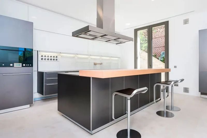 Modern villa with panoramic sea views and vacation license in the southwest of Mallorca — photo 9
