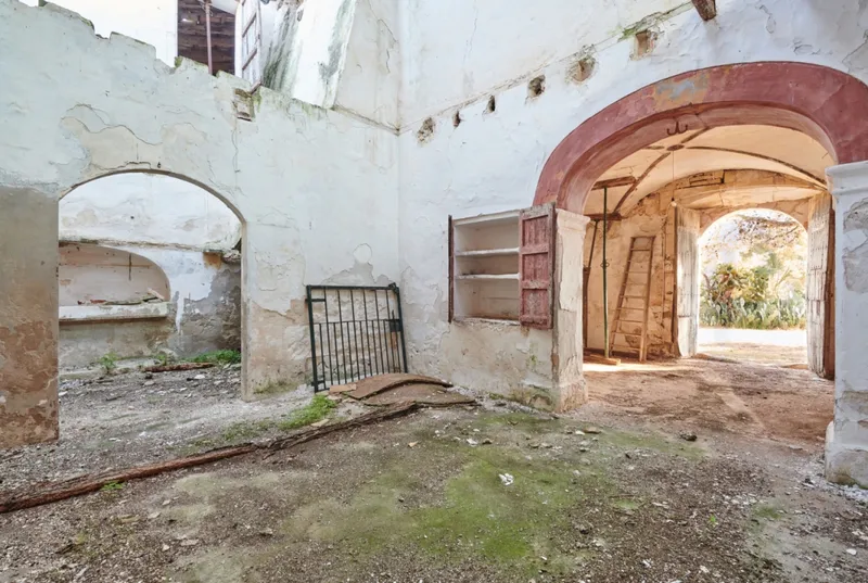 Old Mallorcan finca to renovate in Felanitx — photo 3