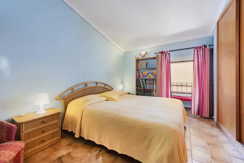 Charming townhouse for sale in Pollensa, on a corner plot on a quiet residential street, just a short — photo 9