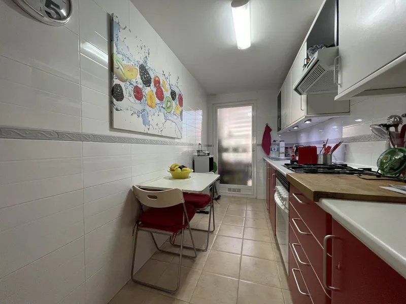 Apartment with elevator and parking — photo 12