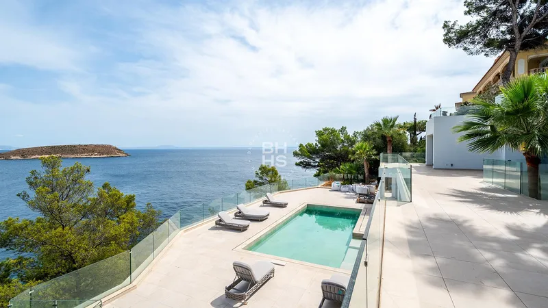 Villa for sale in Cala Vinyes — photo 1
