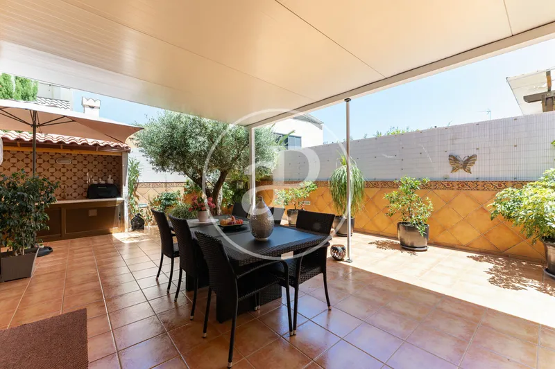 Semi-detached house for sale on Josep Pla Street — photo 2
