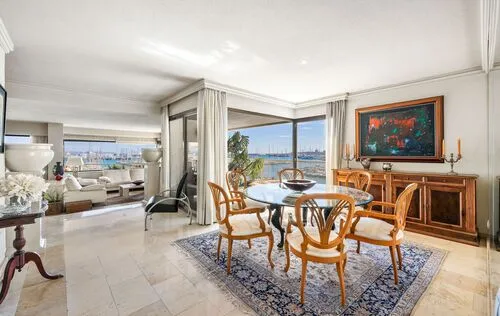 5 Bedrooms on Paseo Marítimo — photo 3