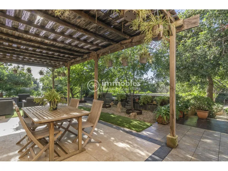 Rustic house — photo 12
