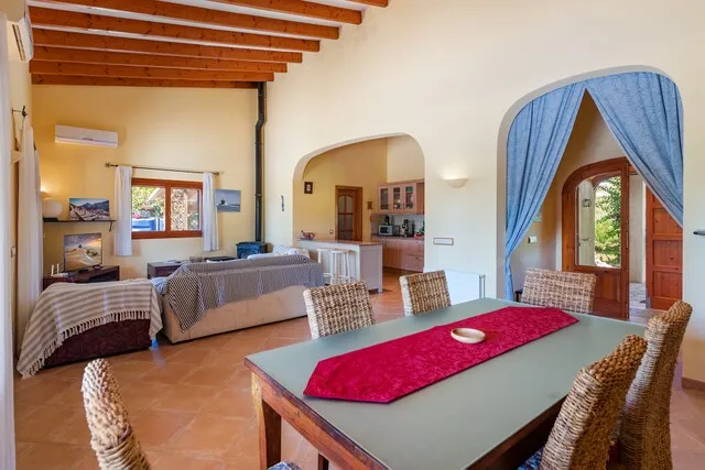 Renovated villa with heated pool for sale near Pollensa, North Mallorca — photo 9
