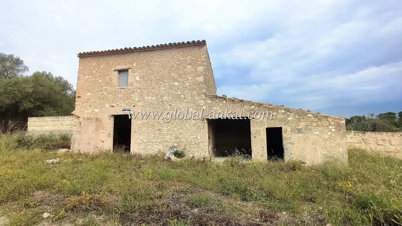 Developable plot in the village of Sant Joan about 20 kilometers from Manacor — photo 1