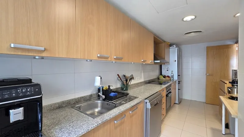 VE-JHRE067 – Beautiful Townhouse with 4 Double Bedrooms and Communal Pool — photo 11