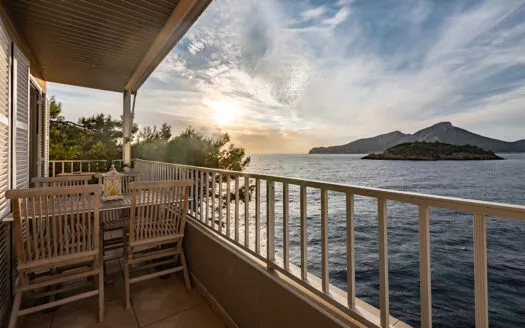 Stunning 3 bedroom apartment with direct sea view and storage room – FOR RENT — photo 1