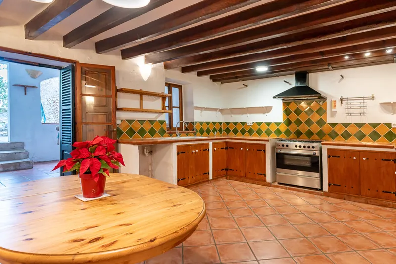 Charming Traditional Townhouse with Private Pool and Scenic Outdoor Spaces in Alaro — photo 7