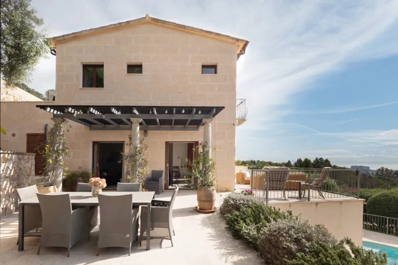 Five-bedroom coastal villa with rental licence in Genova — photo 5
