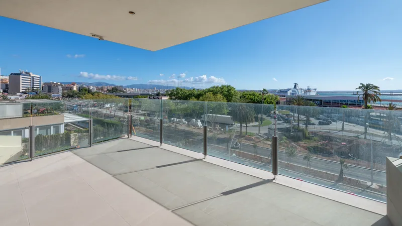 Fantastic new build apartment in Palma with sea and harbor views — photo 2