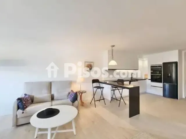 Apartment on Carrer de la Reina Isabel la Catòlica — photo 2