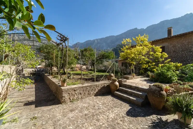 Historic property for sale in the heart of Fornalutx with beautiful views of the Sierra de Tramuntana — photo 6