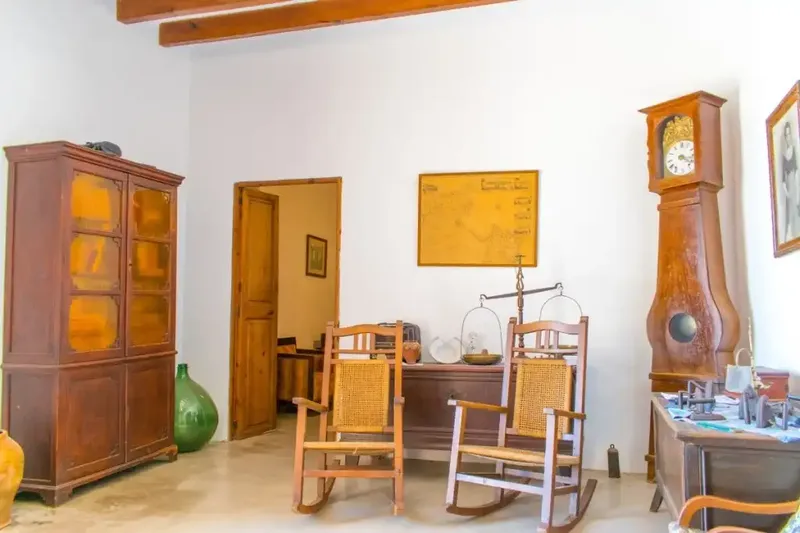 This is one of the few opportunities to buy an impressive and traditional finca and a piece of Mallorcan history to go with it. — photo 9