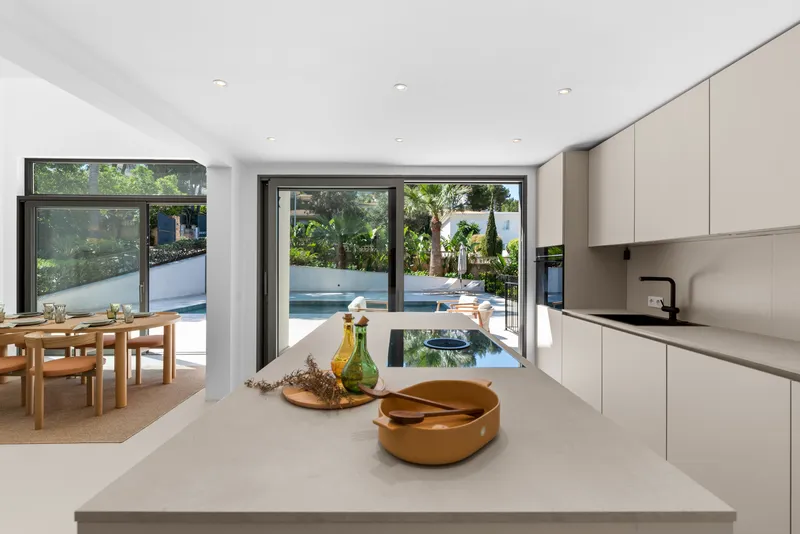 Modern villa in Santa Ponsa for sale with sea views, with vacation rental license! — photo 11