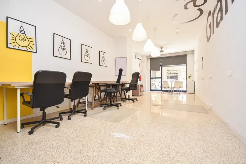 Very central commercial premises in the Bons Aires area — photo 1