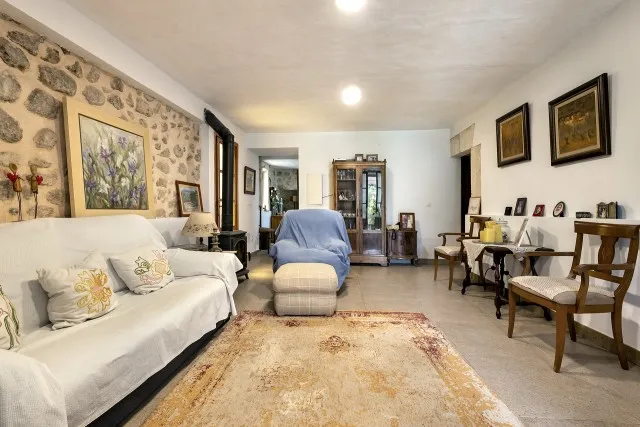 Rustic finca on a large countryside plot for sale in Selva, central Mallorca — photo 6