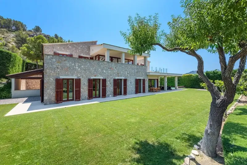 Just 5 minutes from the beach in an exclusive area of Canyamel in northeast Mallorca, in a picturesque location next to the golf course — photo 4