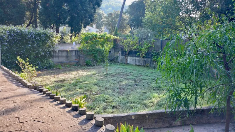 Discover this wonderful single-story property, built in 1980 and located on a generous plot of 1,920 m2 in the quiet area — photo 7