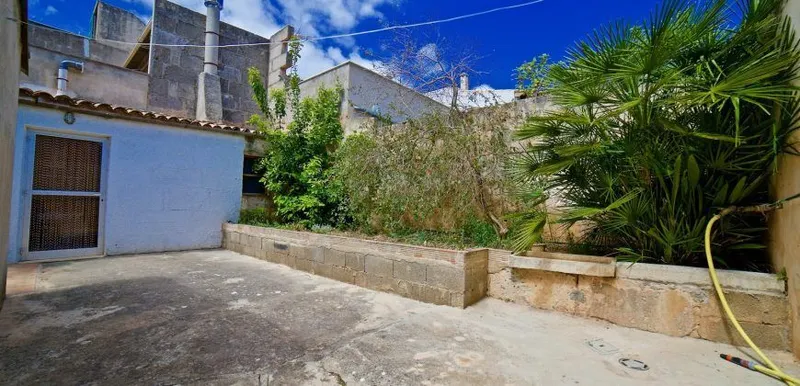 Village house for rent in Ses Salines with patio — photo 4